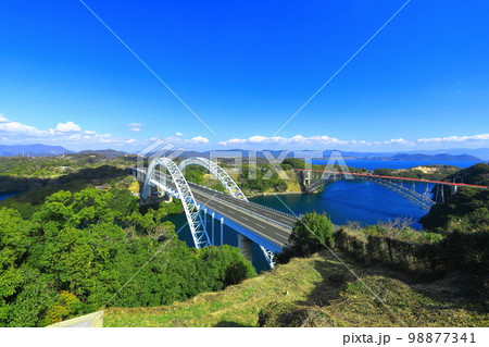 【長崎県】晴天の西海橋と新西海橋（針尾瀬戸） 98877341