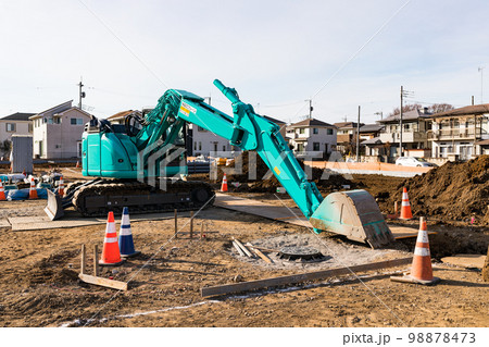 宅地造成工事　重機パワーショベル 98878473