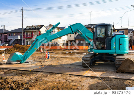 宅地造成工事　重機パワーショベル 98878476