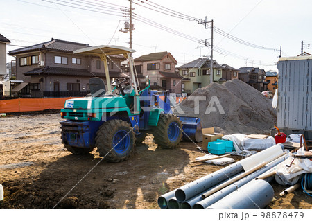 宅地造成工事　重機ホイールローダー 98878479