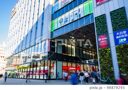 千葉駅前 再開発 の マインズ千葉 の テナント に ビックカメラ が入り2022年11月1日 開業 98879293