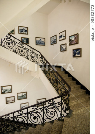 秋林洋行 98882772