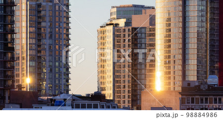 Residential Highrise Apartment Buildings in Coal Harbour, Downtown Vancouver, British Columbia, Canada. 98884986