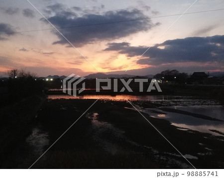 夕暮れ 夕暮れ 98885741