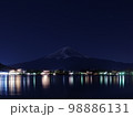 河口湖の富士山夜景 98886131