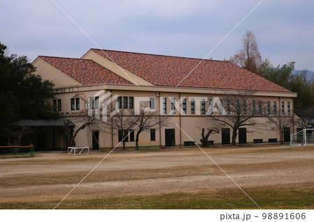 神戸女学院大学 98891606