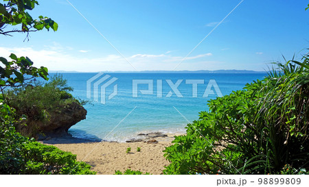沖縄の風景 沖縄県うるま市 津堅島 海 ビーチ 沖縄の風景 沖縄県うるま市 津堅島 海 ビーチ 98899809