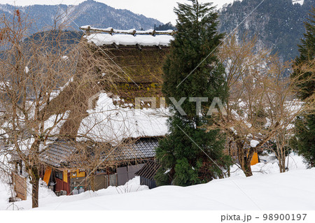 美山　かやぶきの里　雪景色 98900197