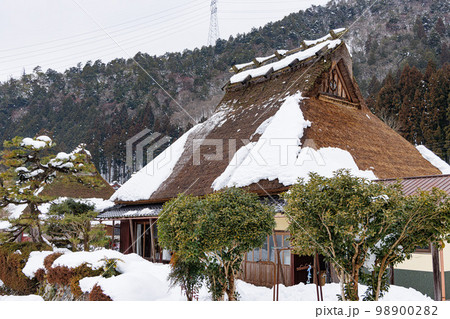 美山 かやぶきの里 雪景色 美山 かやぶきの里 雪景色 98900282