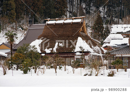 美山　かやぶきの里　雪景色 98900288