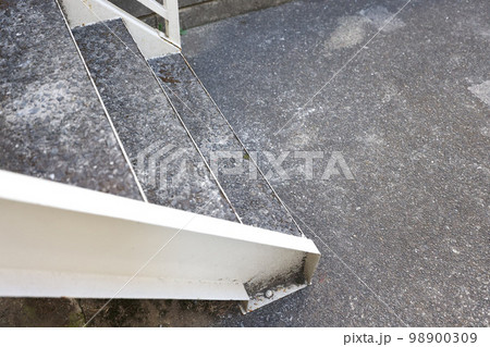 アパート、コーポ、の野外階段 アパート、コーポ、の野外階段 98900309