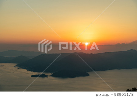 宮島・弥山の朝焼け 宮島・弥山の朝焼け 98901178