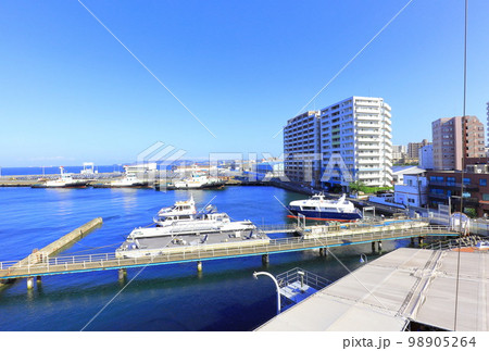 三笠記念艦から望む横須賀港風景 98905264