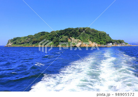 船から猿島を見た風景 船から猿島を見た風景 98905572