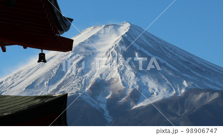 忠霊塔と富士山 忠霊塔と富士山 98906747