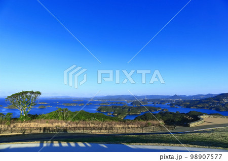 【長崎県】晴天下の九十九島(佐世保 九十九島 観光公園) 【長崎県】晴天下の九十九島(佐世保 九十九島 観光公園) 98907577