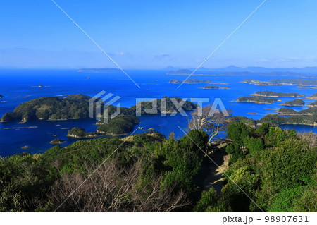 【長崎県】晴天の九十九島（佐世保 石岳展望台） 98907631