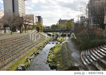 鳥取市街地の都市風景 98907908