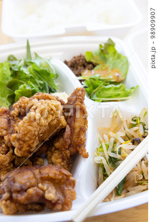 から揚げ弁当 98909907