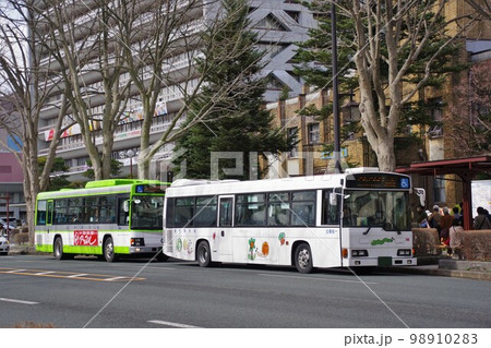 盛岡市内を走る路線バス　でんでんむし 98910283