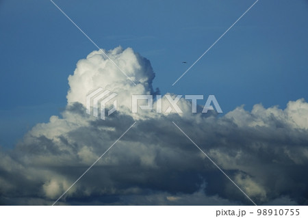 迫力のある積乱雲が観えた午後の風景・夏・220727pm 98910755