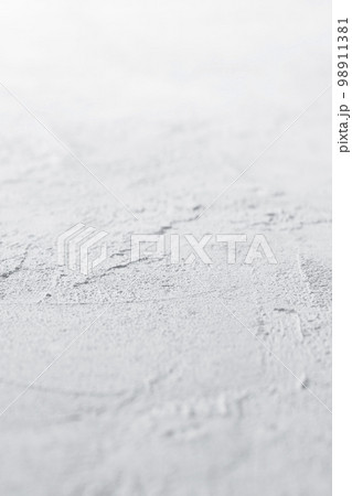 白い漆喰の壁 98911381