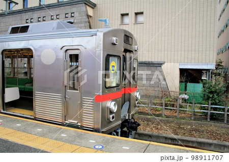 養老鉄道・大垣駅に停車している養老鉄道 養老鉄道・大垣駅に停車している養老鉄道 98911707