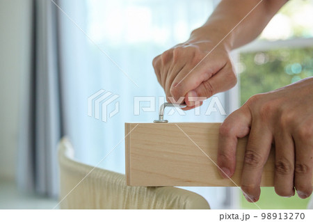 Assembly wooden furniture at home using screw allen 98913270