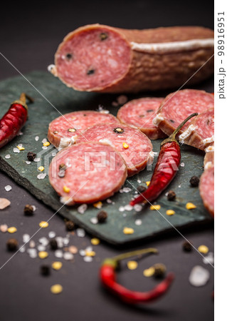 Salami slice 98916951