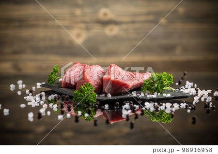 Raw beef meat 98916958