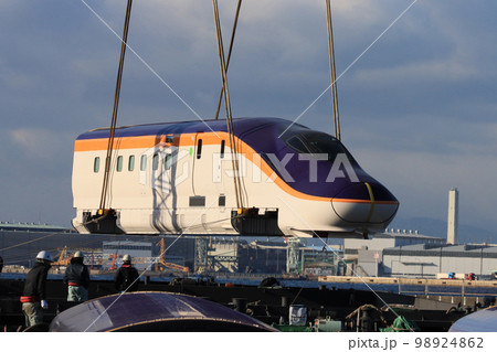 山形新幹線E8系電車の輸送 山形新幹線E8系電車の輸送 98924862