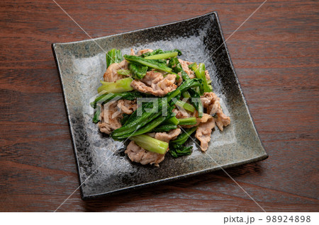 ゆーまー菜とベーコンの炒め物 98924898