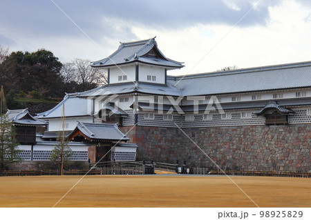 金沢城公園の橋爪門続櫓・五十間長屋 98925829