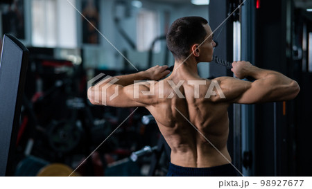 Man Thrust of the upper block to the chest in the gym. 98927677