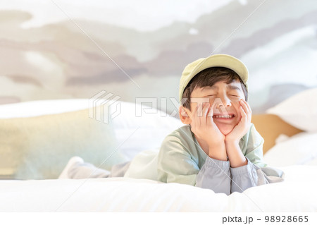 子供 一人 1人 98928665