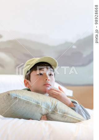 子供 一人 1人 98928668