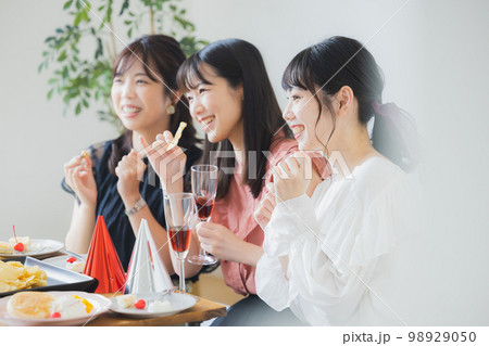 女子会イメージ 98929050