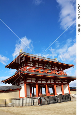 平城宮跡朱雀門(たて) 平城宮跡朱雀門(たて) 98932292