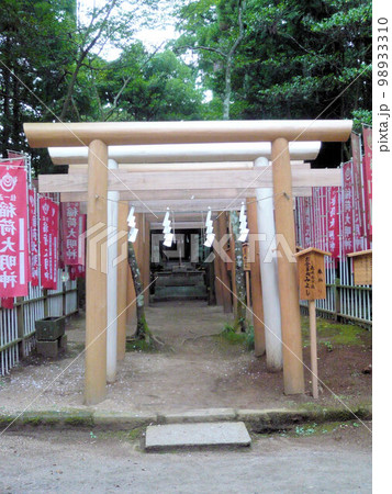 お稲荷様のいる風景 お稲荷様のいる風景 98933310