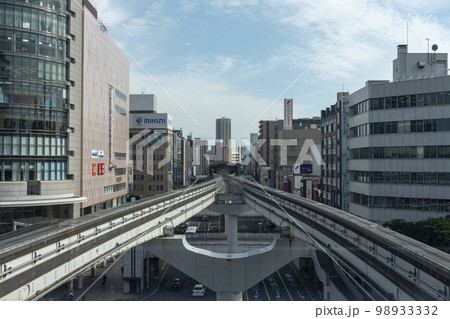 小倉の市街地を走るモノレールからの景色。 小倉の市街地を走るモノレールからの景色。 98933332