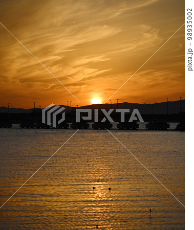 長崎空港(夕暮れ版／長崎県大村市) 98935002