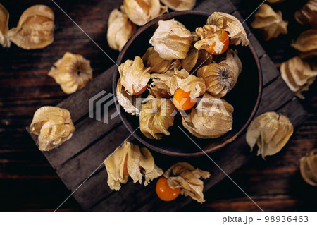 Yellow cape gooseberry fruit 98936463