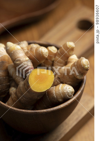 ウコンの根茎 ウコンの根茎 98936607