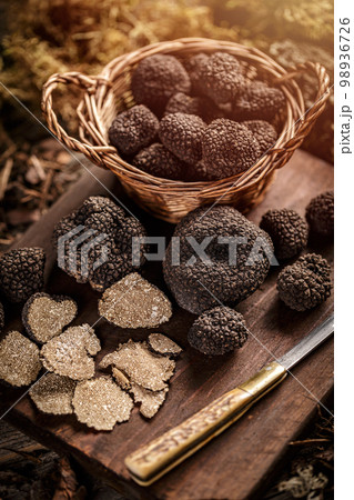 Black truffle mushrooms 98936726