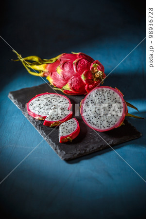 Fresh dragon fruit 98936728