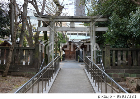 A detail from the Tomioka Hachiman Shinto Shrine in Fukagawa Tokyo the birthplace of Sumo, Japan 98937331