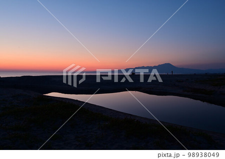 弓ヶ浜海岸からの大山 98938049