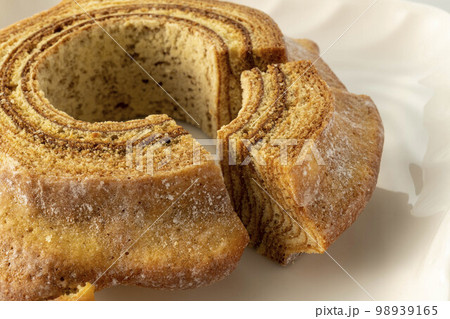 美味しいバームクーヘン 98939165