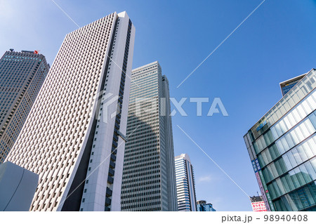 【東京都】高層ビルが建ち並ぶ大都市 98940408