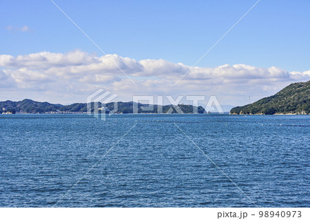航行中の船上より望む答志島、菅島 航行中の船上より望む答志島、菅島 98940973